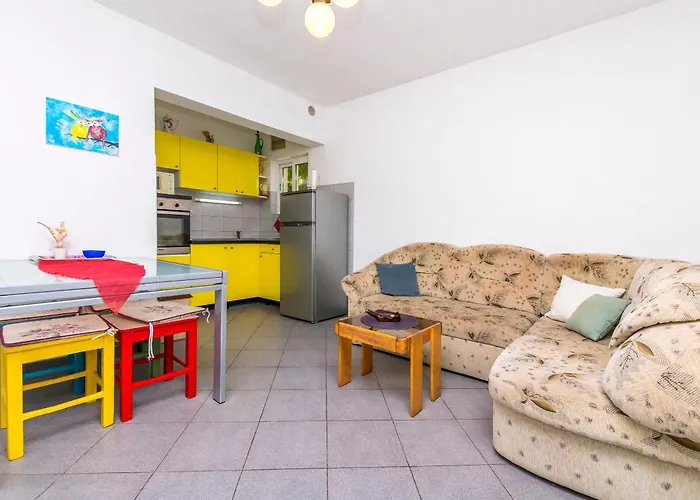 Nikola Apartment